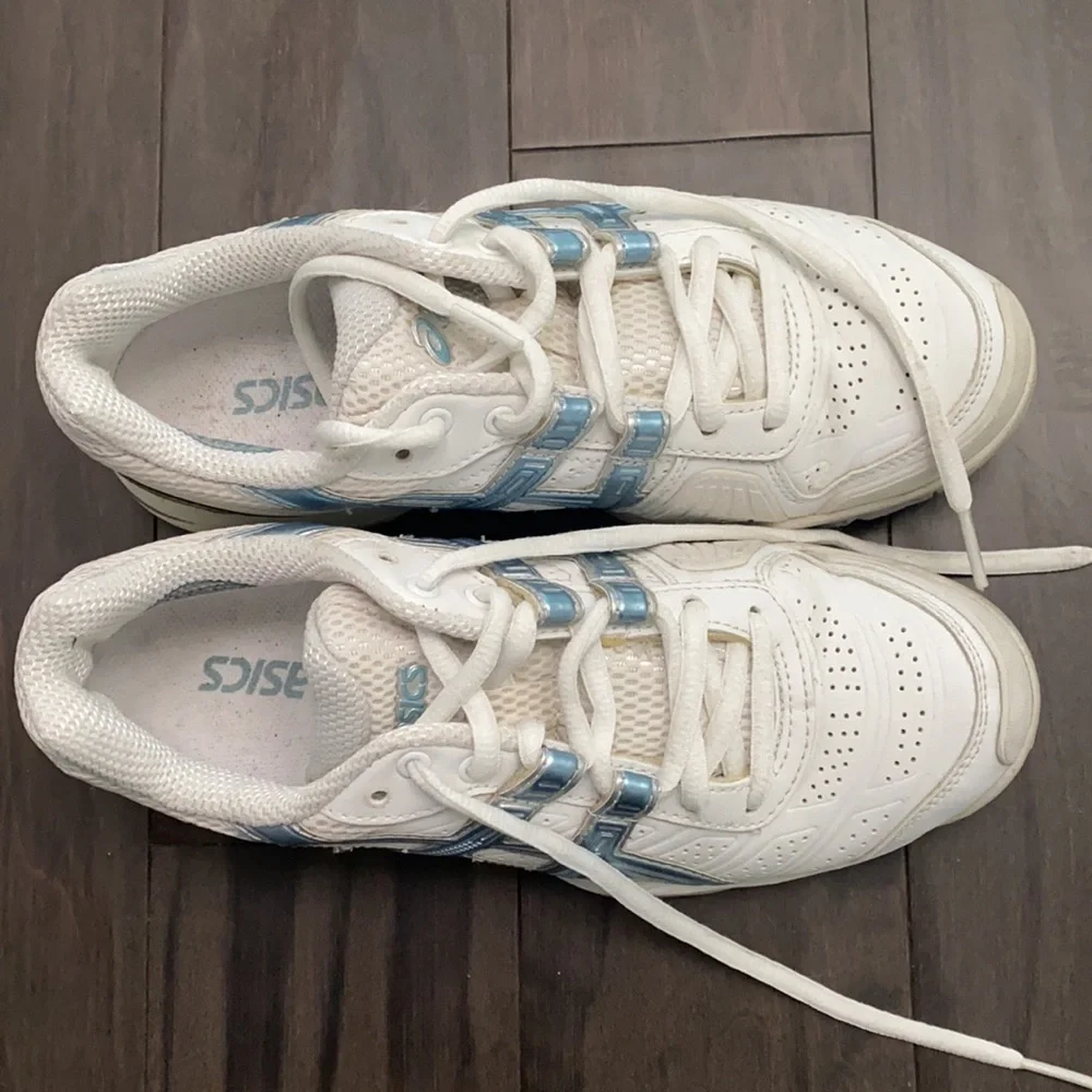 ASICS - Picture 2 of 4